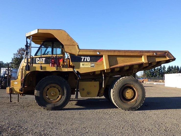 2011-caterpillar-770-image-8