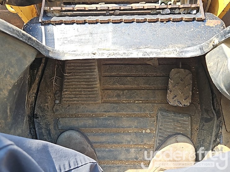 2016-caterpillar-289d-image-27