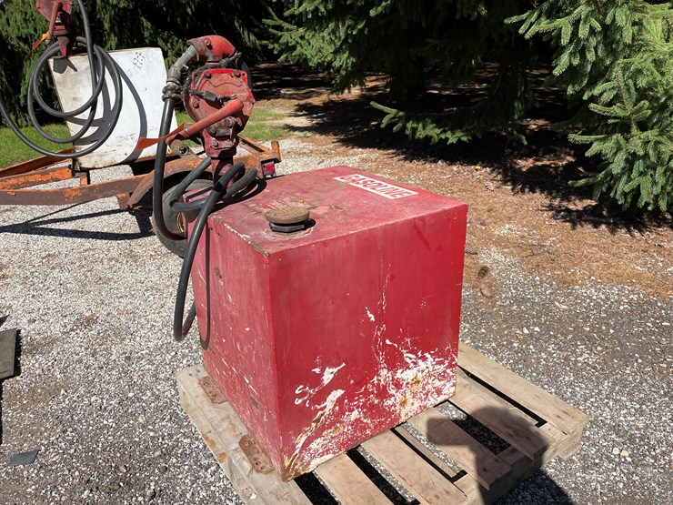 #1672-•-gas-fuel-tank-with-hand-crank-pump-image-1