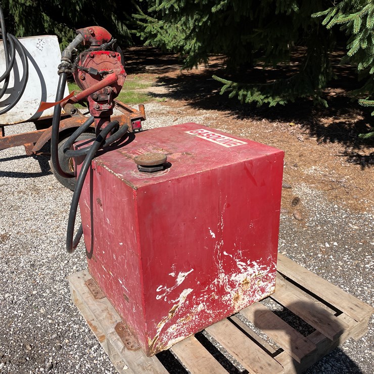 #1672 • Gas Fuel Tank with Hand Crank Pump
