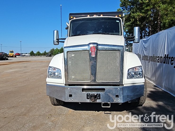 2023-kenworth-t880-image-8