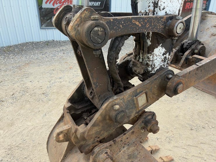 2017-bobcat-e85-image-9