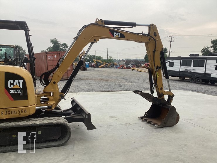 2015-caterpillar-305.5e2-cr-image-6