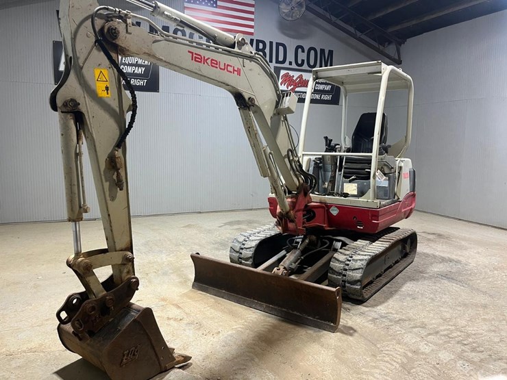 takeuchi-tb235-image-2