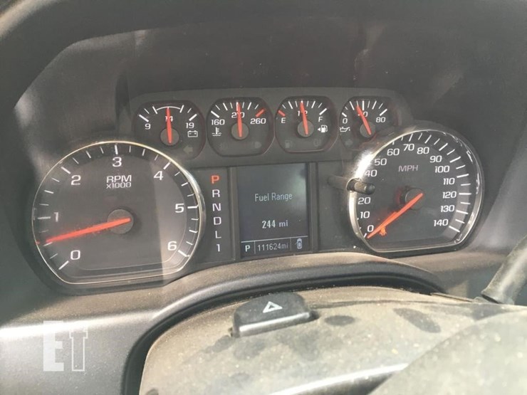 2017-chevrolet-3500-image-6