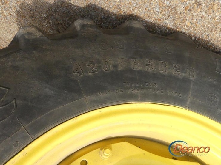 2013-john-deere-6210r-image-8