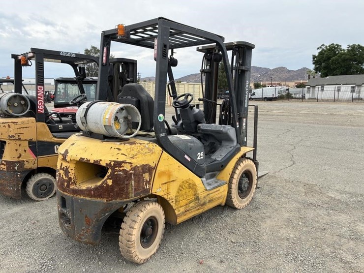 2015-komatsu-fg25ht-16-image-3