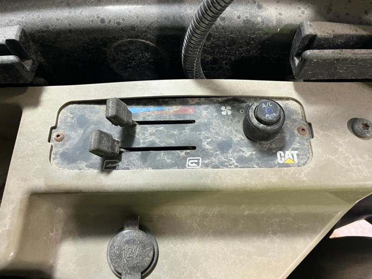 caterpillar-303-image-30