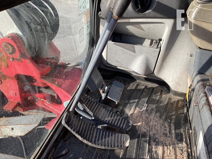 2018-takeuchi-tb240-image-20