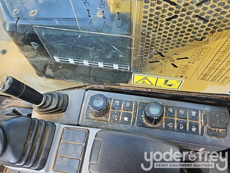 2020-caterpillar-306-cr-image-37
