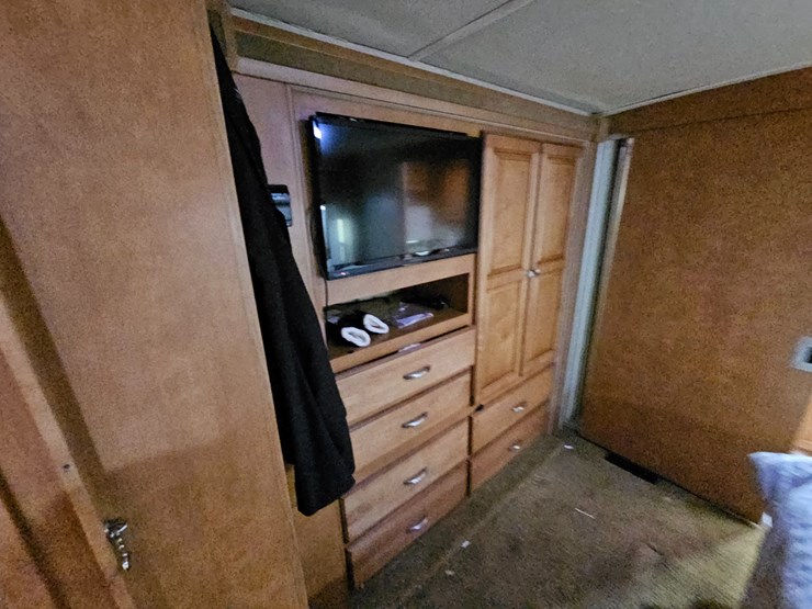 #21543-•-2014-ford-f53-motorhome-image-71