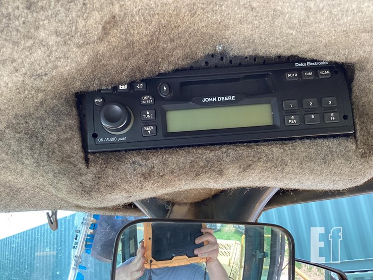 2002-deere-724j-image-15