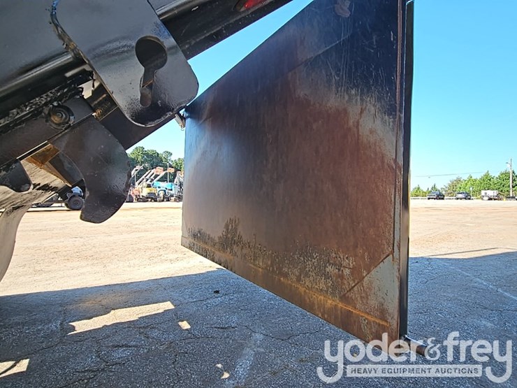 2023-kenworth-t880-image-63