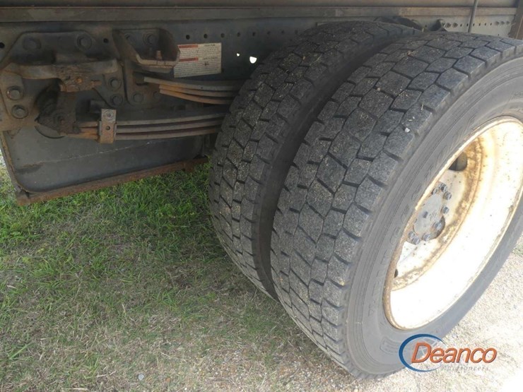 2019-hino-195-image-7