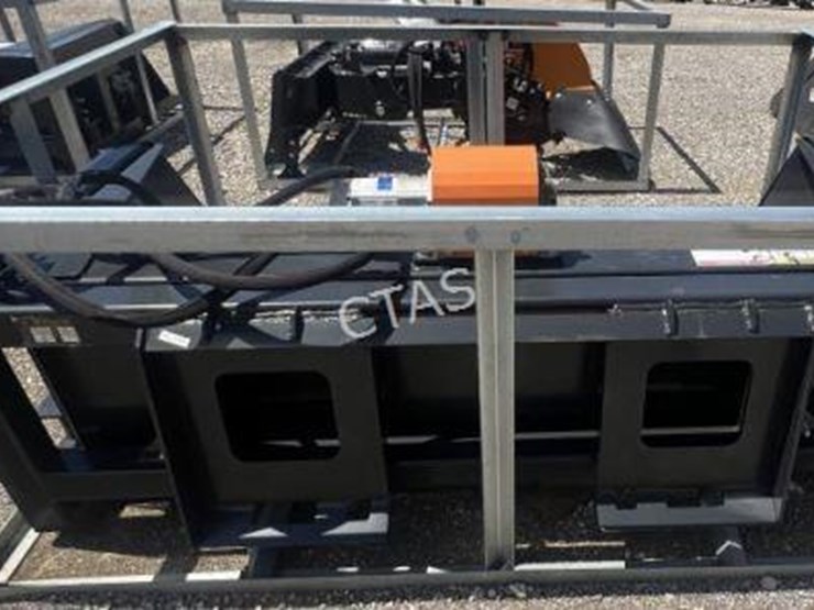 #18-•-wolverine-72"-skid-steer-screening-bucket-image-3