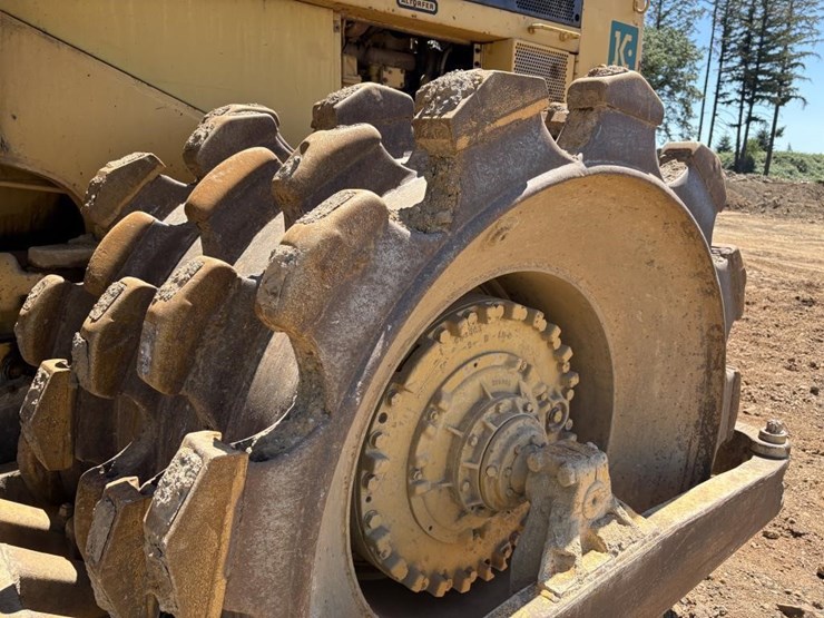 1986-caterpillar-825c-image-10