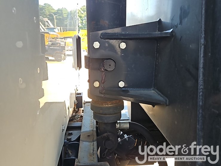 2023-kenworth-t880-image-24