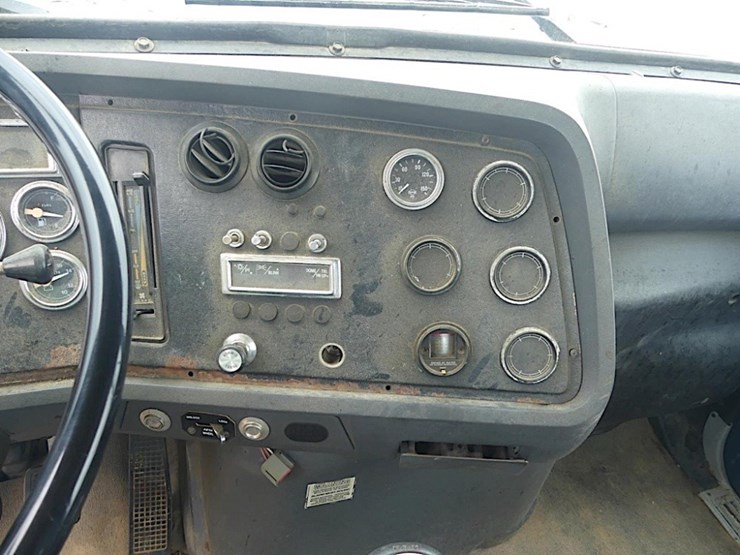 1997-ford-l9000-image-16