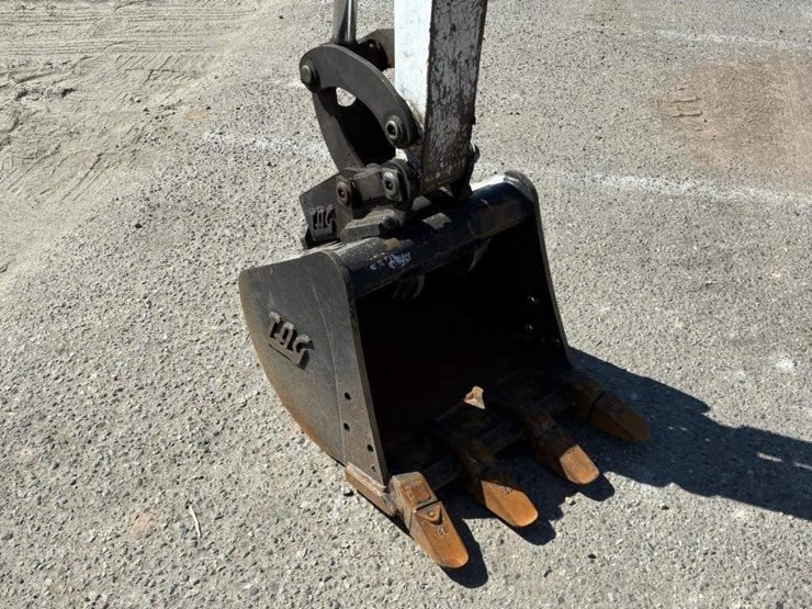 2020-bobcat-e20-image-10