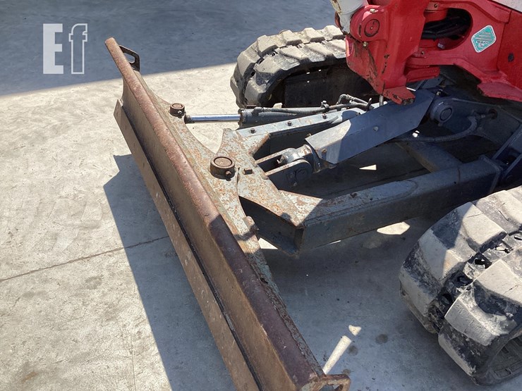 2018-takeuchi-tb260-image-10