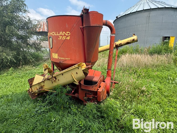 new-holland-354-image-4