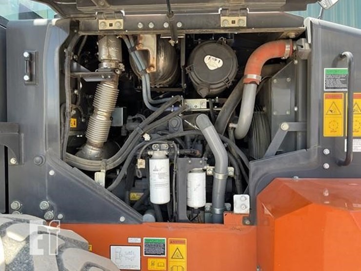 2020-hitachi-zw100-image-10