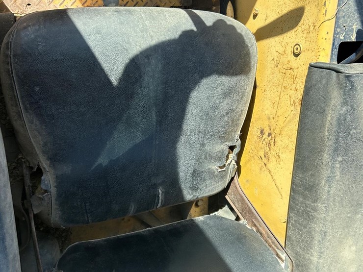 komatsu-d31p-17-image-24
