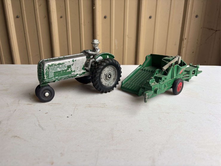 (2)-1/16-oliver-tractor-and-baler-slik-image-1
