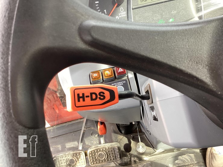 2018-kubota-l4760-image-14
