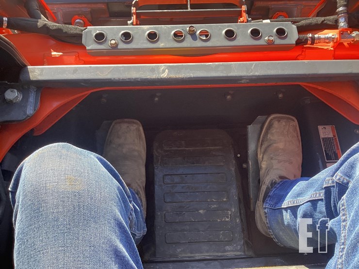 2018-kubota-ssv65-image-14