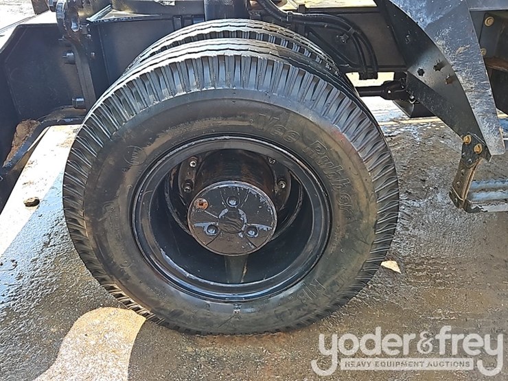 2014-deere-190dw-image-14