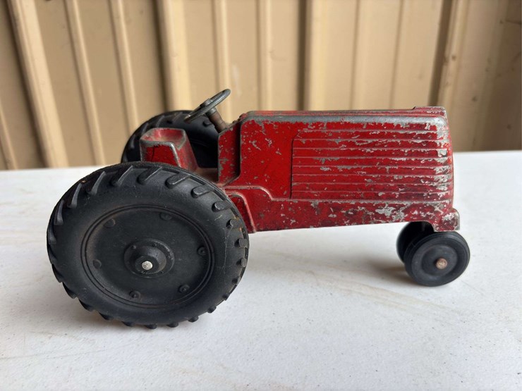 (2)-1/16-oliver-70-tractor-and-baler-image-3