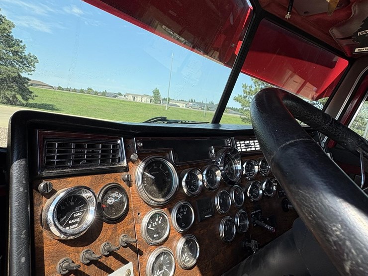 1997-peterbilt-378-image-9