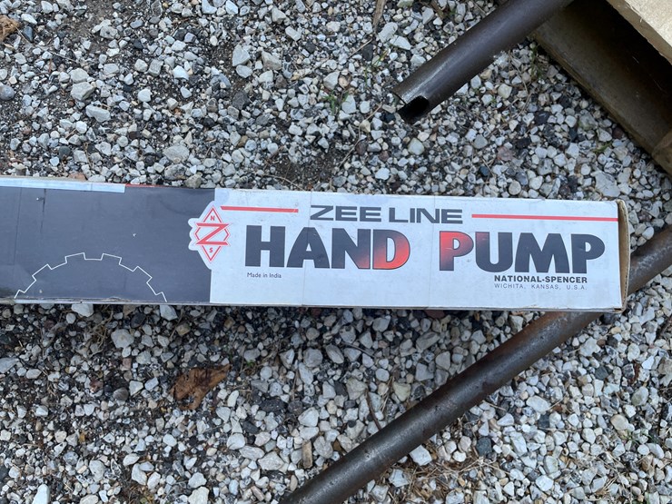 #1666-•-zee-line-hand-pump-image-4