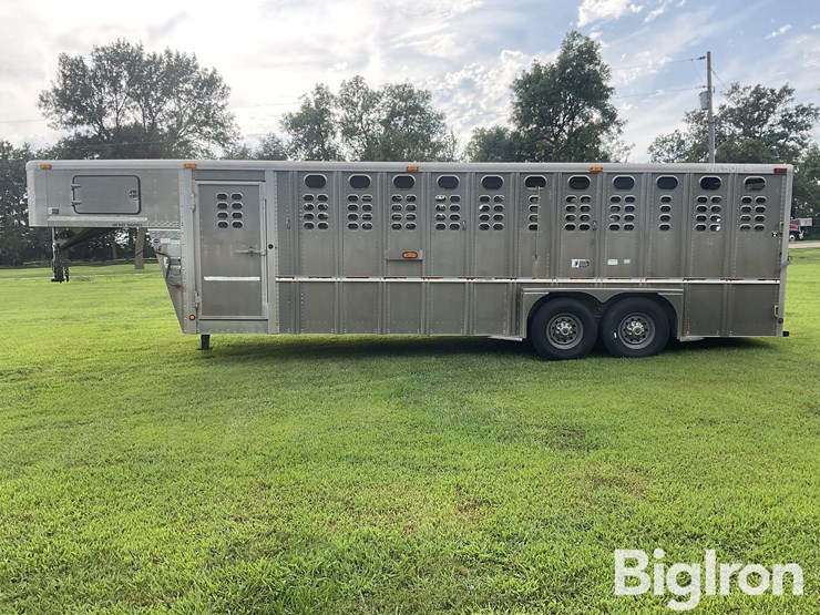 2003-wilson-livestock-trailer-image-8