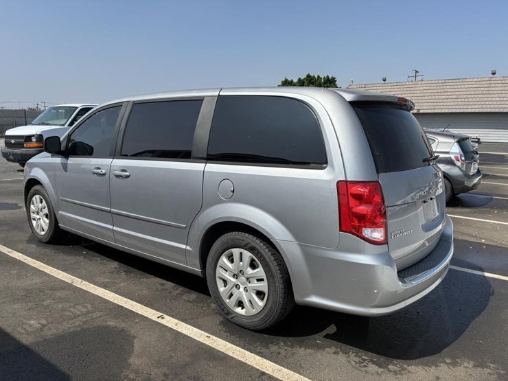 2016-dodge-grand-caravan-image-4