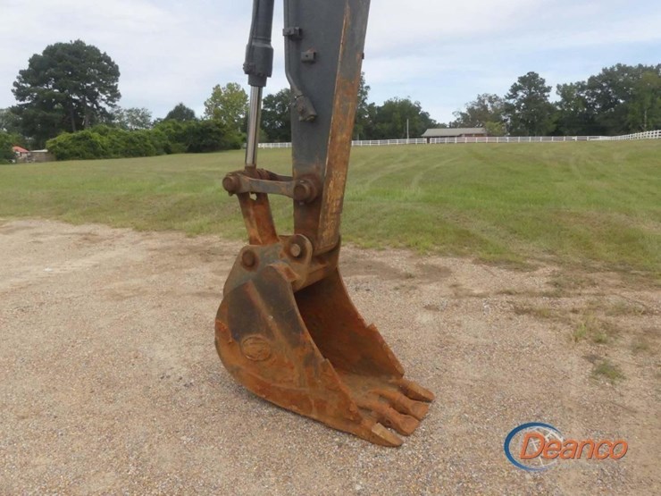 2018-deere-135g-image-7