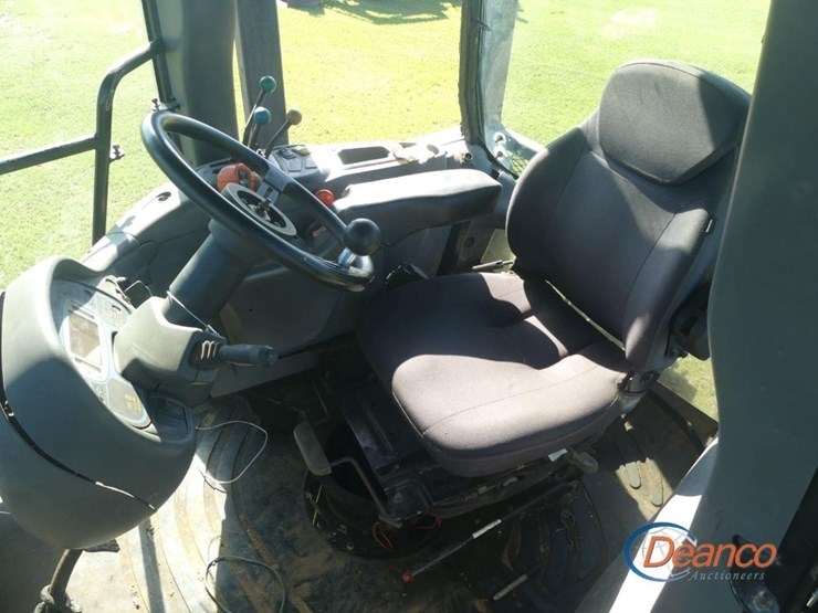 new-holland-tv140-image-13