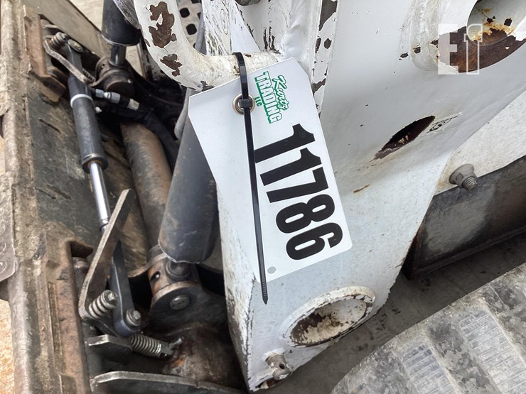 2017-bobcat-t870-image-19