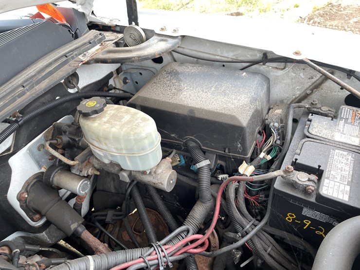 2011-chevrolet-2500-image-24