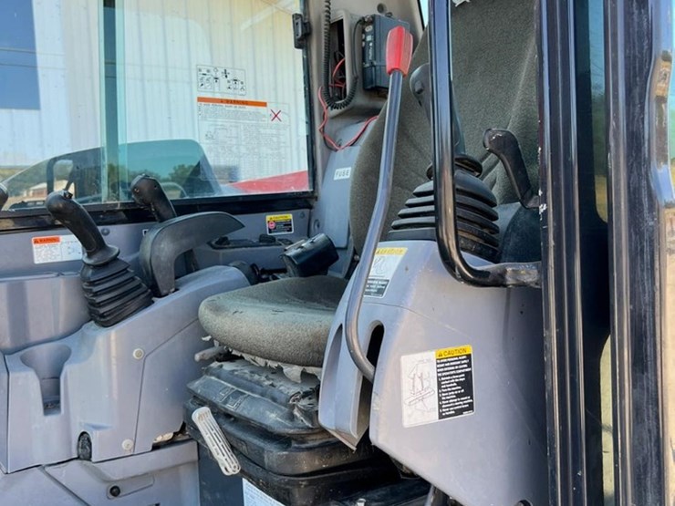 2015-kubota-kx080-4-image-28