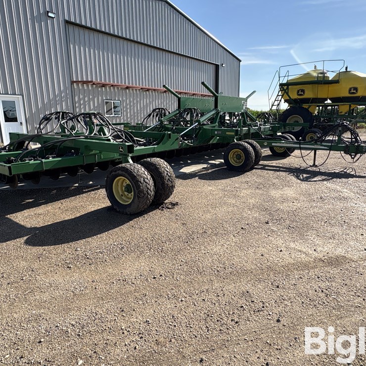 2009 JOHN DEERE 1890