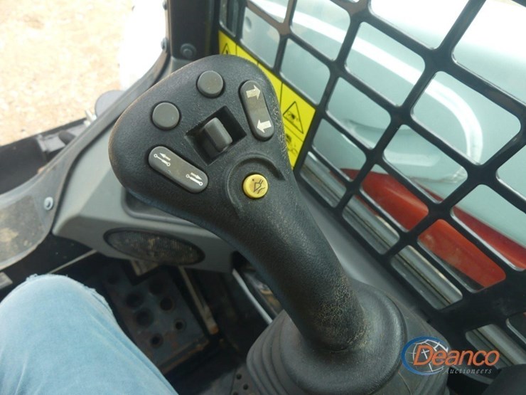2022-bobcat-t550-image-13
