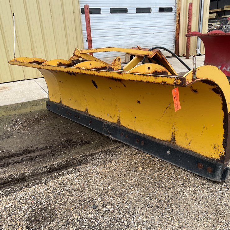 #9867 • 10' Monroe Snow Plow