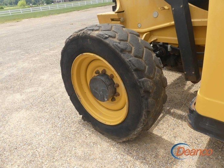 2015-caterpillar-tl943c-image-8