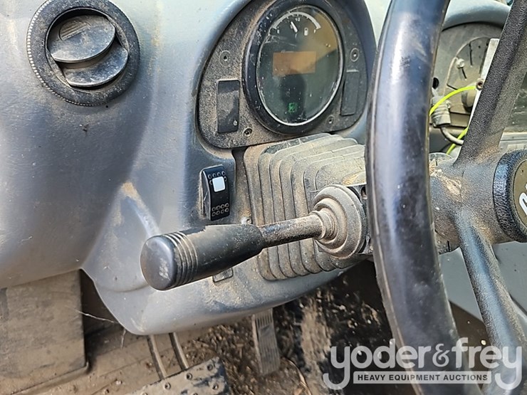 2015-caterpillar-th255c-image-22