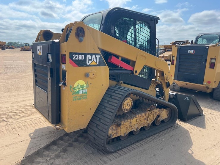 2019-caterpillar-239d-image-4