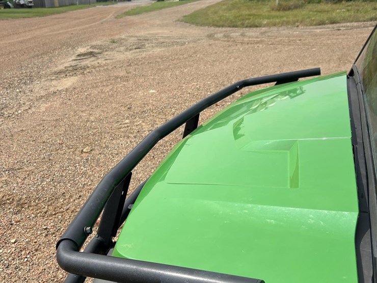 2021-john-deere-gator-xuv-835m-image-6
