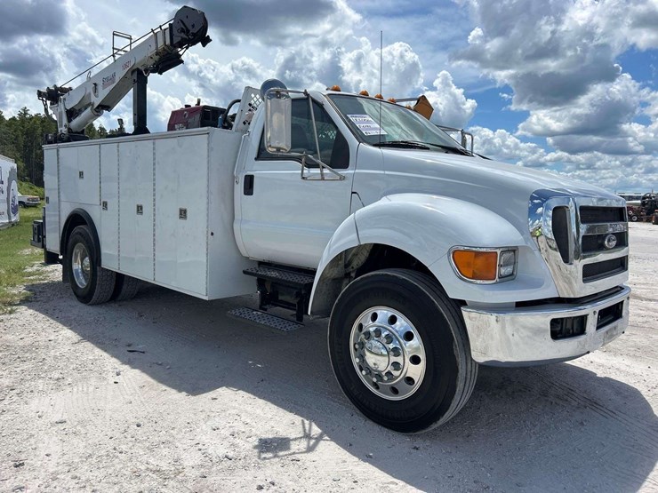 2010-ford-f750-image-2