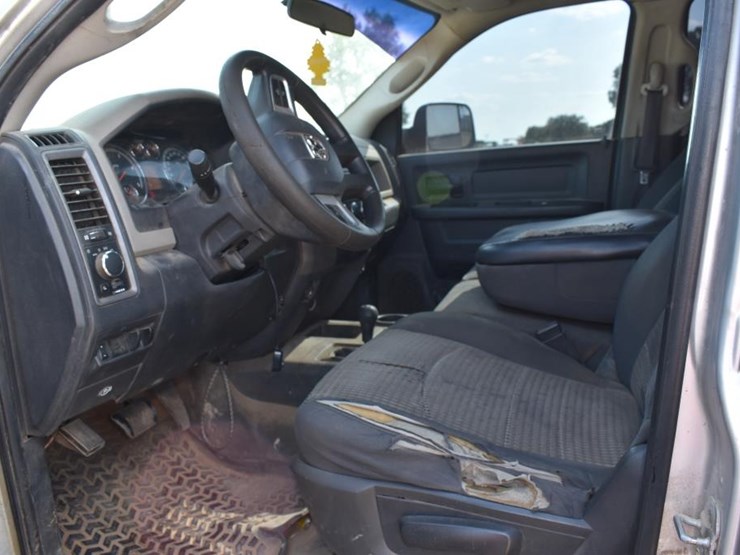 2011-dodge-2500-image-5